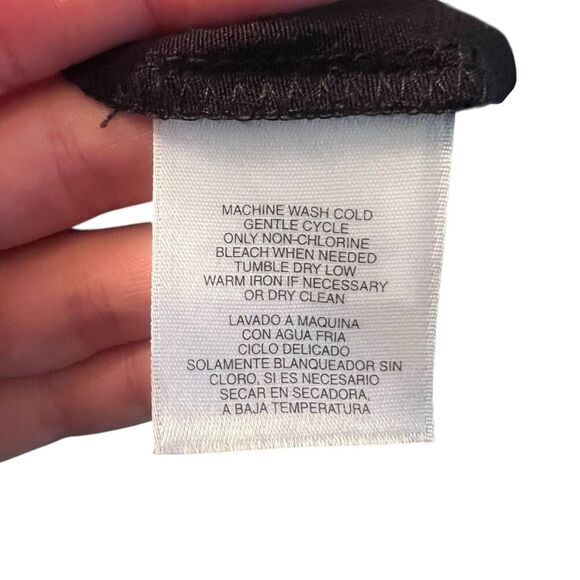 Jones New York luxe black knit shirt. Size small - Picture 4 of 7